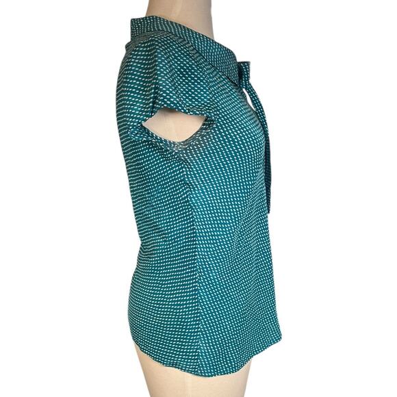 Banana Republic 100% Silk Green /White Bow Collar XS Vintage Cap Sleeve Blouse - Picture 3 of 11